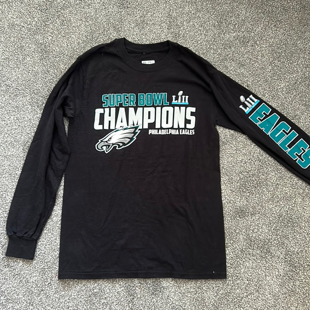 Philadelphia Eagles Super Bowl Win Long Sleeve size Small